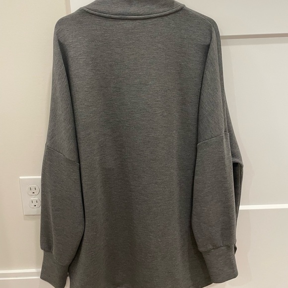 NWOT Varley long sleeve race - Picture 6 of 9